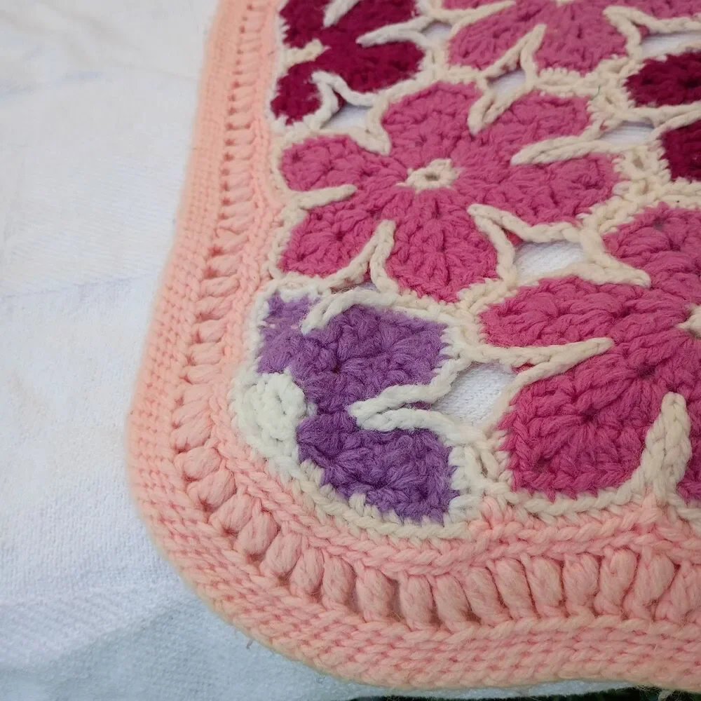 African Flower Throw Blanket Intricate Crocheted Edge Pink White Purple Pastel
